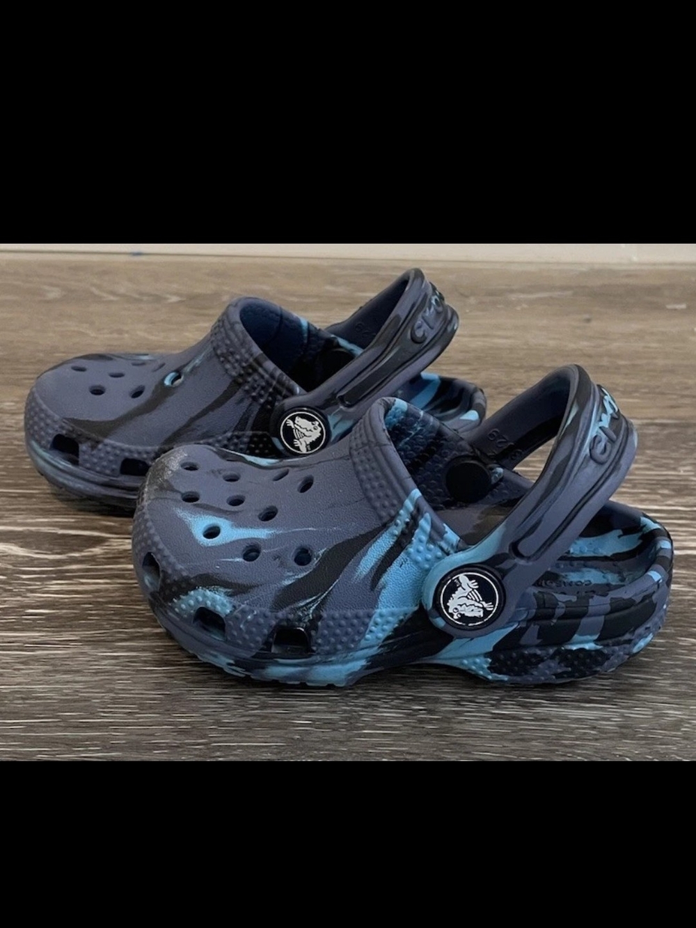 CROCS Toddler ' Navy & Light Blue Camo Classic Clog